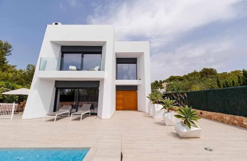Santa Eulalia del Rio House | Can Emyla new modern villa with gym 5´from PACHA