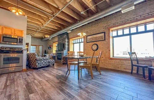 Canal Park Condo | Captains Canal Park Suite