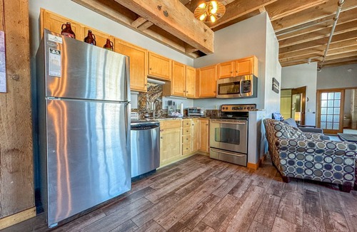 Canal Park Condo | Captains Canal Park Suite