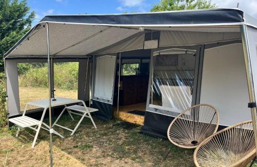 Beaulieu-sur-Sonnette Other | Caravan Le Plantier 3
