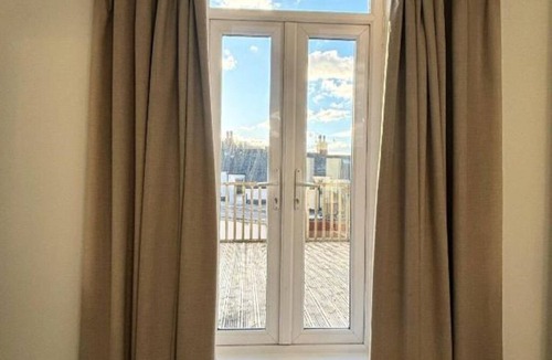 Penarth Apartment | Cardiff/Penarth Home