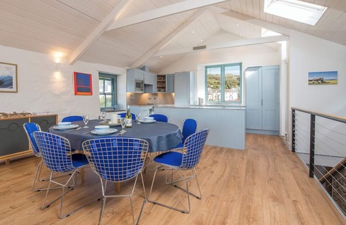 Haverfordwest Cottage | Carreg Samson, Holiday Cottage Abercastle, Sleeps 8, 4 bedrooms, bathrooms