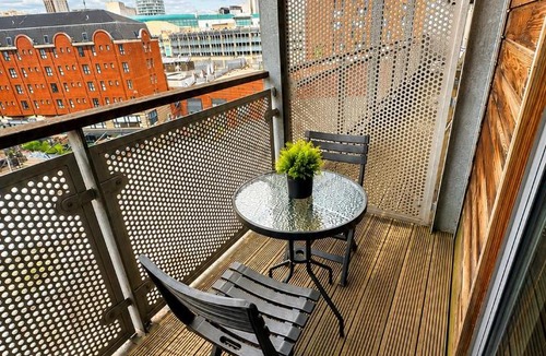 Theatreland Birmingham Apartment | Central Birmingham - Free Parking - City Views
