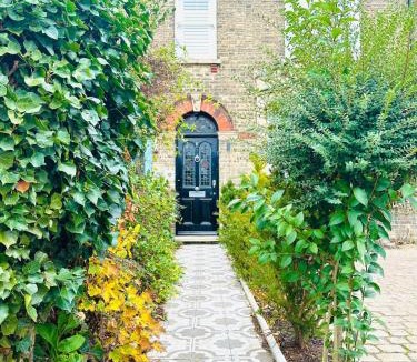 Cambridge House | Central Cambridge with Free Parking and Pets welcome
