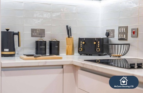Birmingham City Centre Apartment | Central Location | 10 minute walk to Bullring