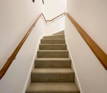 Cambridge House | Central Luxury Peaceful Home With Driveway Parking - Cambridge Homehost