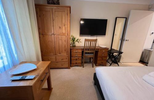 St Albans Apartment | Central Self Contained Service Studio