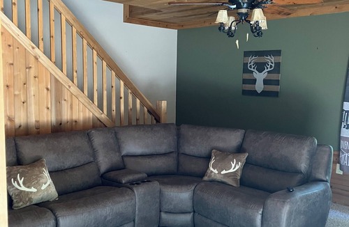 Allegheny Mountains Cabin | Charming 1-bedroom cabin in fabulous Franklin with AC, WiFi.