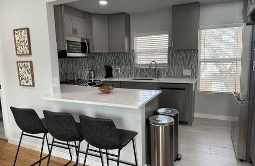 Hancock Apartment | Charming 1-bedroom Guesthouse in Central Austin