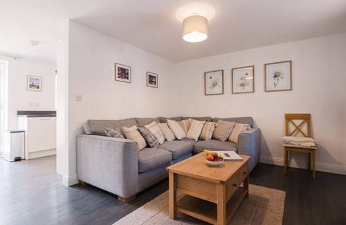 Cheltenham Cottage | Charming 2 Bedroom Home in the Cotswolds