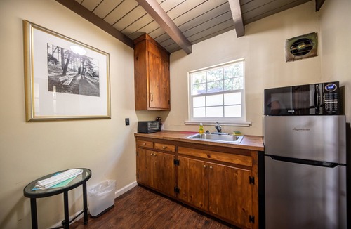Tahoe Island Cabin | Charming 2 Queen bed lodge in South Lake Tahoe w/Kitchen