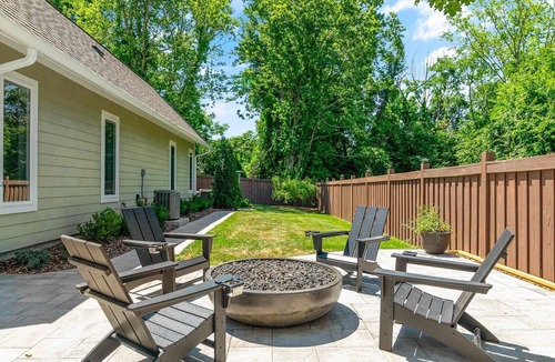 Grissom - Highland House | Charming 3-bedroom house with exquisite space - 5 minutes from Virginia Tech!