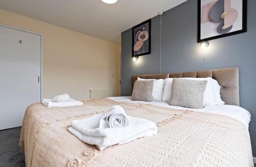 Little Hay House | Charming 3 Bedroom House in Birmingham sleeps 7