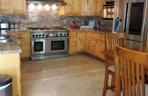 Lower Kingsbury House | Charming 3-bedroom house in Stateline