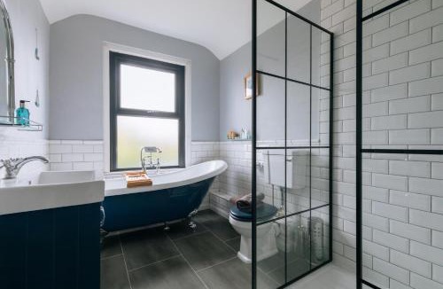 Southville Apartment | Charming 3BD House wPrivate Garden - Bristol