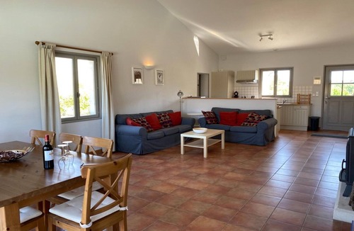 Chalais House | Charming Apartment in Dordogne Countryside