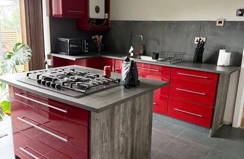Acocks Green Apartment | Charming Birmingham 3 Bedroom Apartment