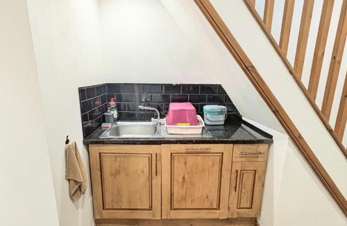 Bridgend House | Charming Blue Cottage