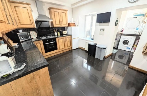 Bridgend House | Charming Blue Cottage