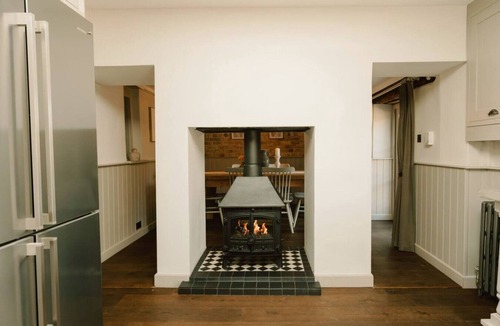 Moreton-in-Marsh House | Charming Cotswold Cottage with Garden Annexe
