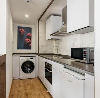 Castillejos Apartment | Charming Eurobuilding 2 Splendid Madrid - Apartamento para 4