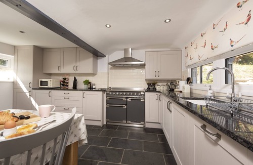 Blaenau Ffestiniog Cottage | Charming Riverside Cottage in Snowdonia National Park