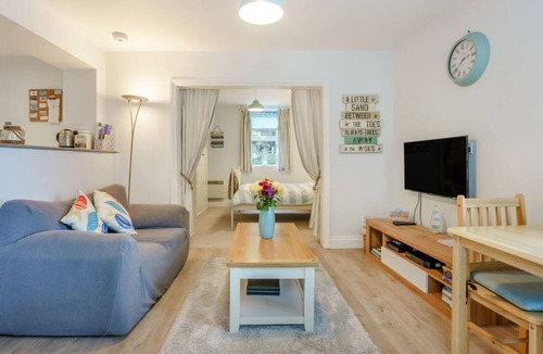 Ventnor Apartment | Charming Seaside Studio Flat in Ventnor
