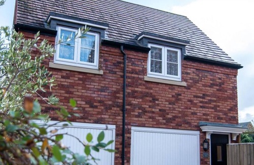 Coleford Apartment | Charming Studio Apartment Ideal for Short and Longer Stays
