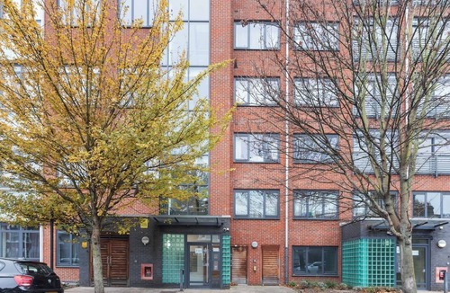 Askew Apartment | Chic 1 BDR APT w Balcony in Shepherd's Bush