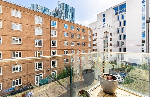 Kings Cross St. Pancras Apartment | Chic 3Bed Flat w/Balconies in Kings Cross