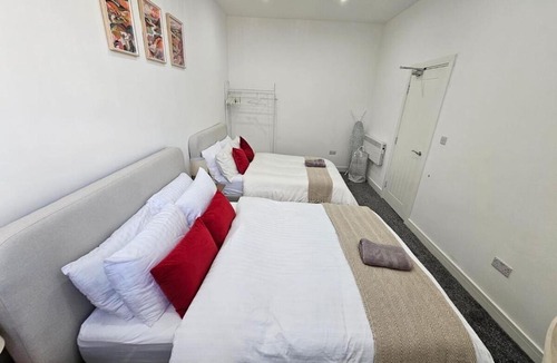 Birmingham Apartment | Chic Birmingham Stay nr Villa Park Free Parking