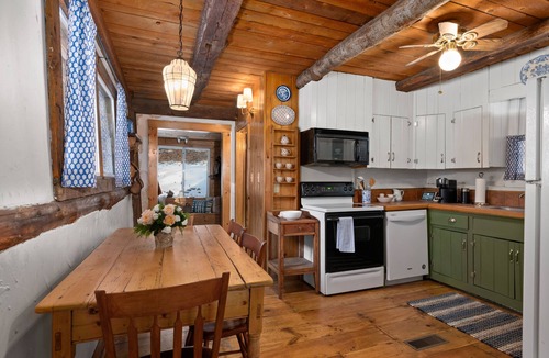 Winhall Cabin | Chic Cabin with Fireplace at Stratton Mountain