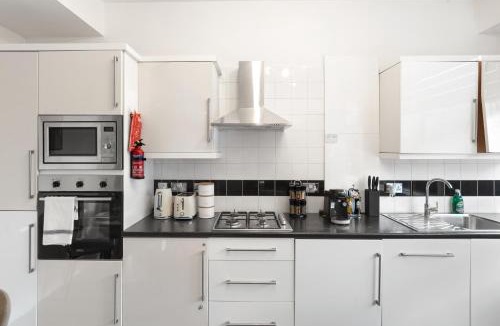 Farringdon Apartment | Chic Central London Flat 2BR Sofa Bed 2 Bath