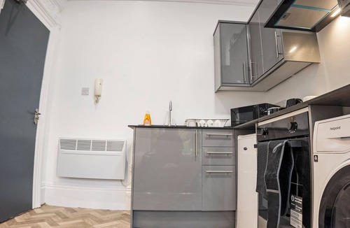 Edgbaston Apartment | Chic & Cosy Studio | Stylish New Build in Birmingham