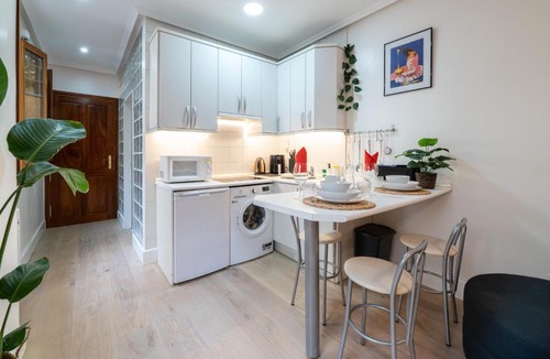 Golden Triangle of Art Apartment | Chic Madrid Studio - Art and Soul in the Prado