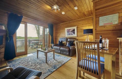 Thurstonfield House | Chiffchaff Lodge with Hot tub