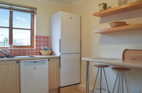 Little Haven Cottage | Choose Ty Celyn for its great location just a short walk from the beach.