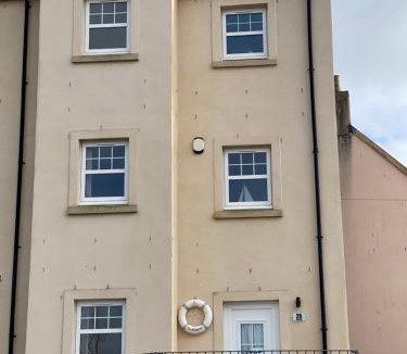 Garlieston House | Cladach