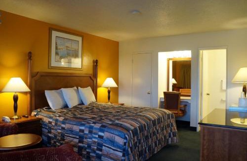 Red Bluff Hotel | Classic Inn
