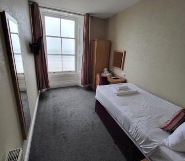 Tenby Hotel | Cliffe Norton