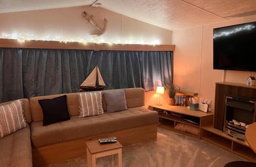 Brightlingsea Other | Coastal Beachfront Caravan