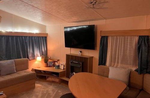 Brightlingsea Other | Coastal Beachfront Caravan