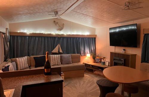 Brightlingsea Other | Coastal Beachfront Caravan