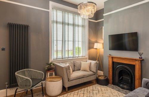 Ramsgate House | Coastal Cottage: Charming three bedroom cottage with private garden