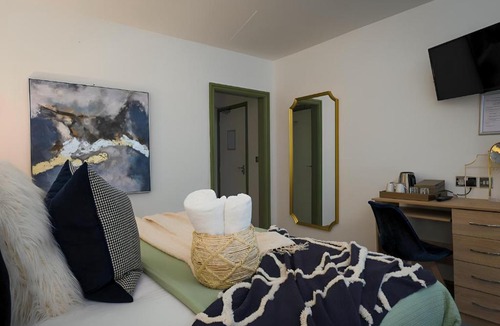 Llanelli Hotel | Coastal Park Accommodation