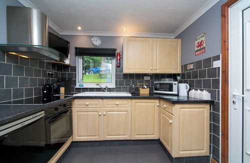 Bont Newydd House | Comfortable 2 Bed Chalet near Snowdonia - Pass the Keys