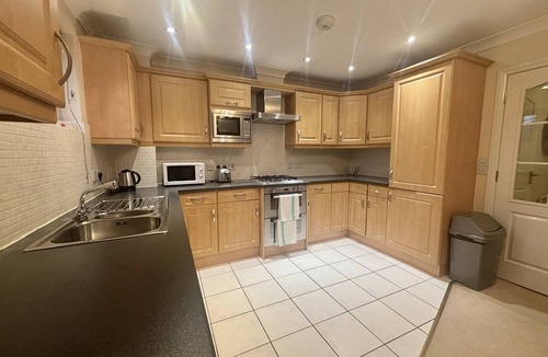 Bracknell Apartment | Comfortable 2 Bedroom Apartment in Bracknell