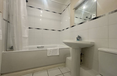 Bracknell Apartment | Comfortable 2 Bedroom Apartment in Bracknell