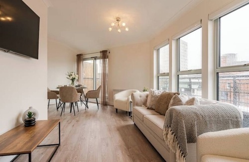 The Westside Apartment | Comfortable penthouse in the center - Free parking and balcony
