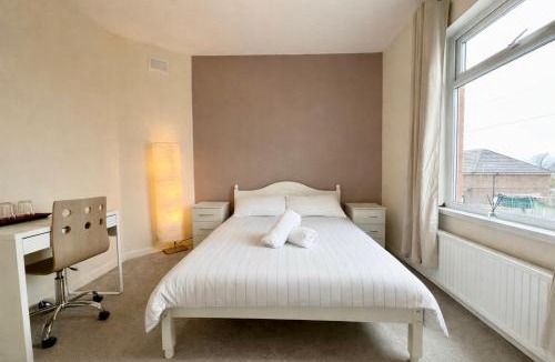 Clayton House | Comfortable rooms Manchester